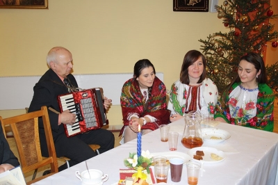 Спільне колядування у церковній світлиці в Ґіжицьку 2014 (17)