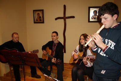 Спільне колядування у церковній світлиці в Ґіжицьку 2014 (2)